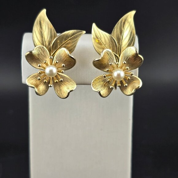Krementz Jewelry - Vintage Krementz Gold-Tone Dogwood Flower Pearl & Leaves Clip-On Earrings